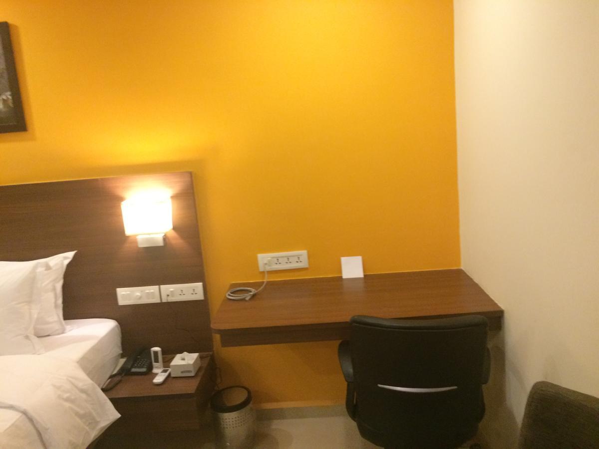 Best Western Alkapuri, Vadodara Exteriör bild