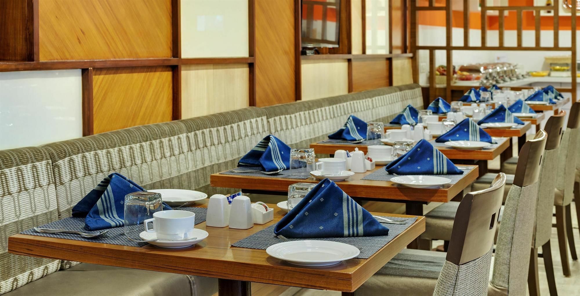 Best Western Alkapuri, Vadodara Exteriör bild