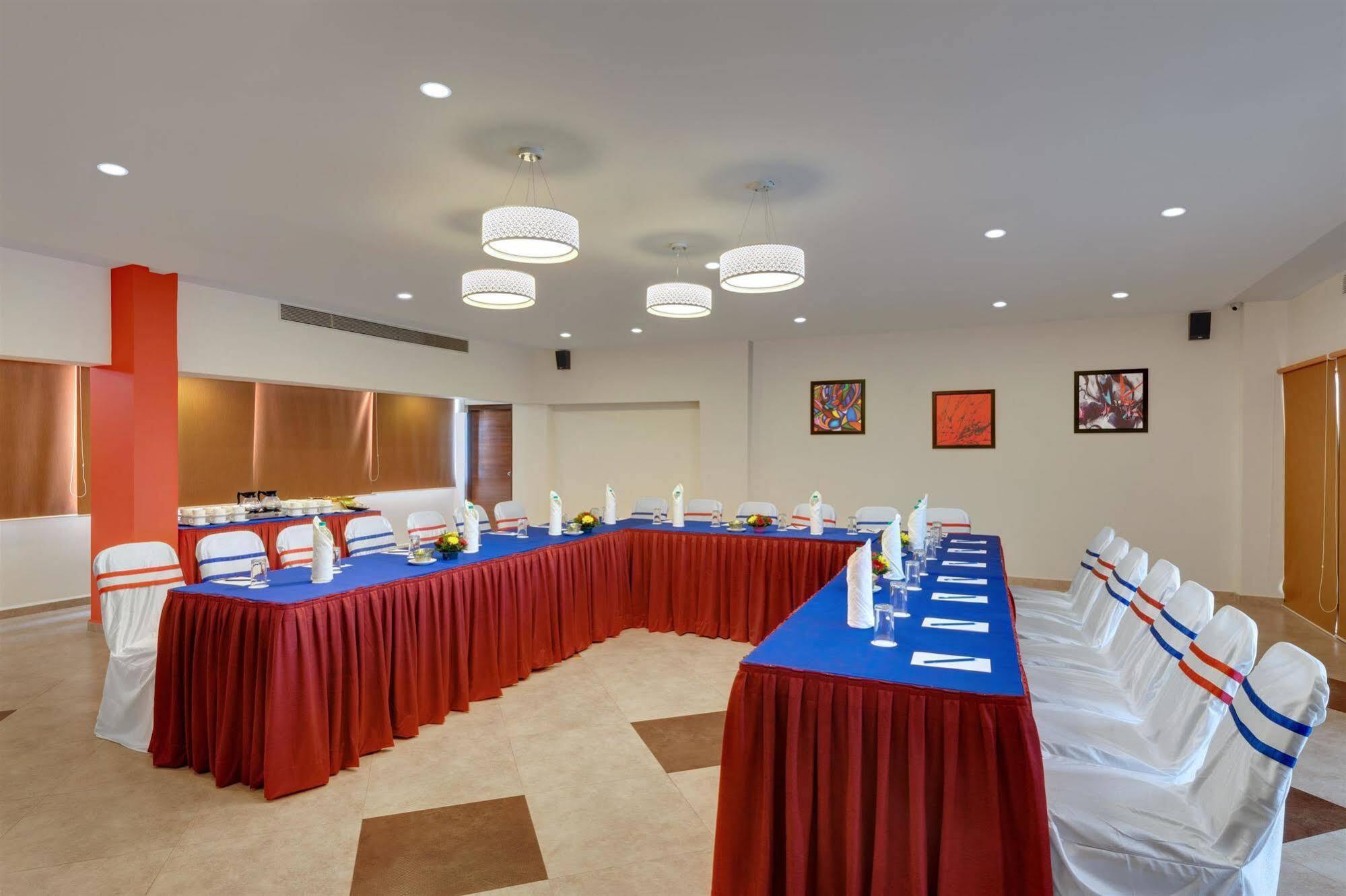 Best Western Alkapuri, Vadodara Exteriör bild