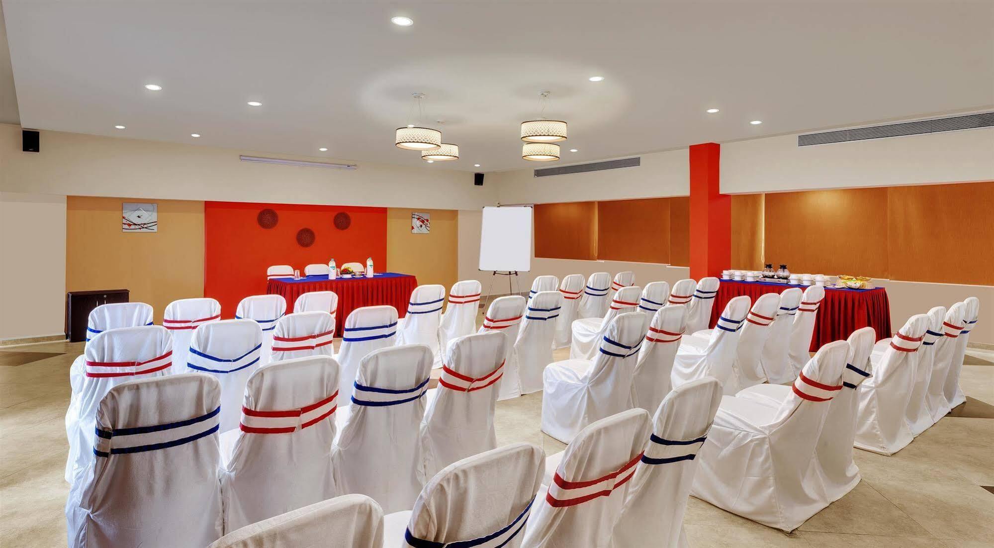 Best Western Alkapuri, Vadodara Exteriör bild