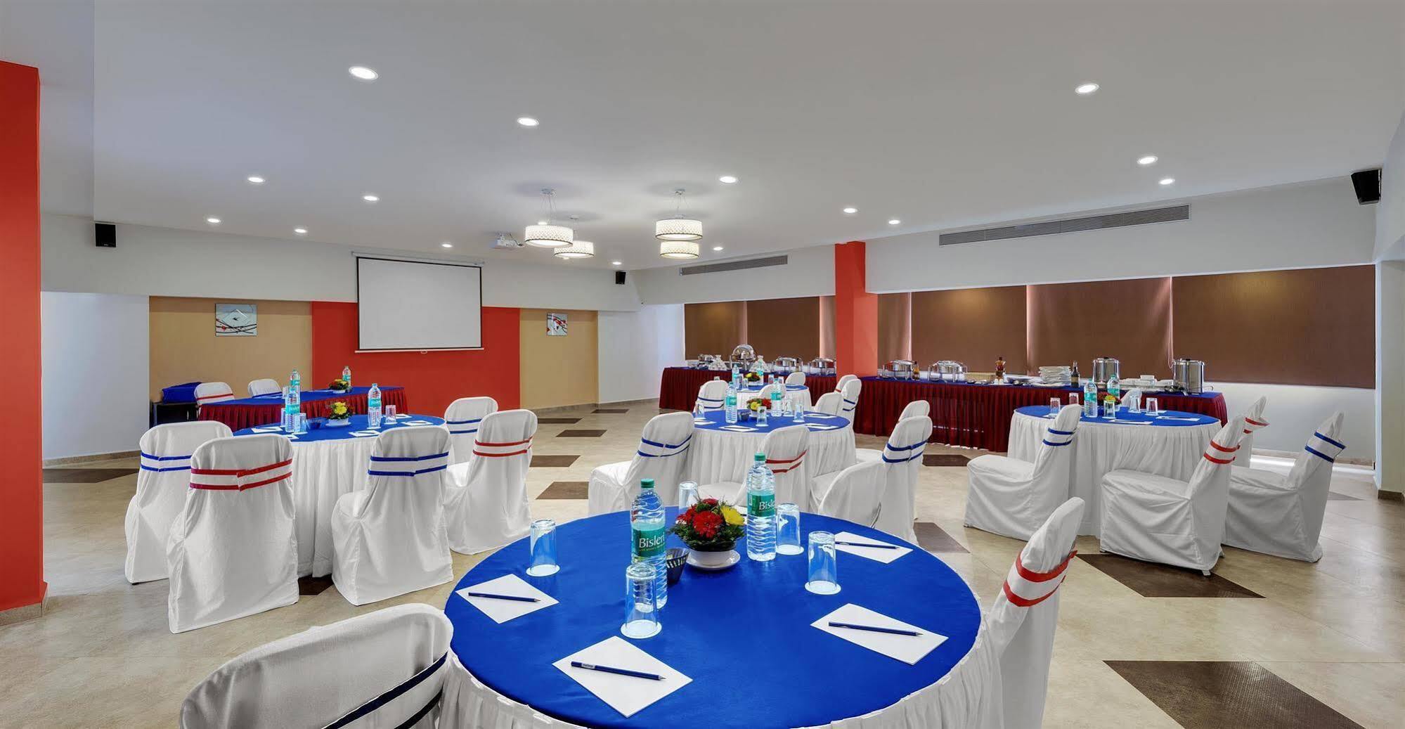 Best Western Alkapuri, Vadodara Exteriör bild