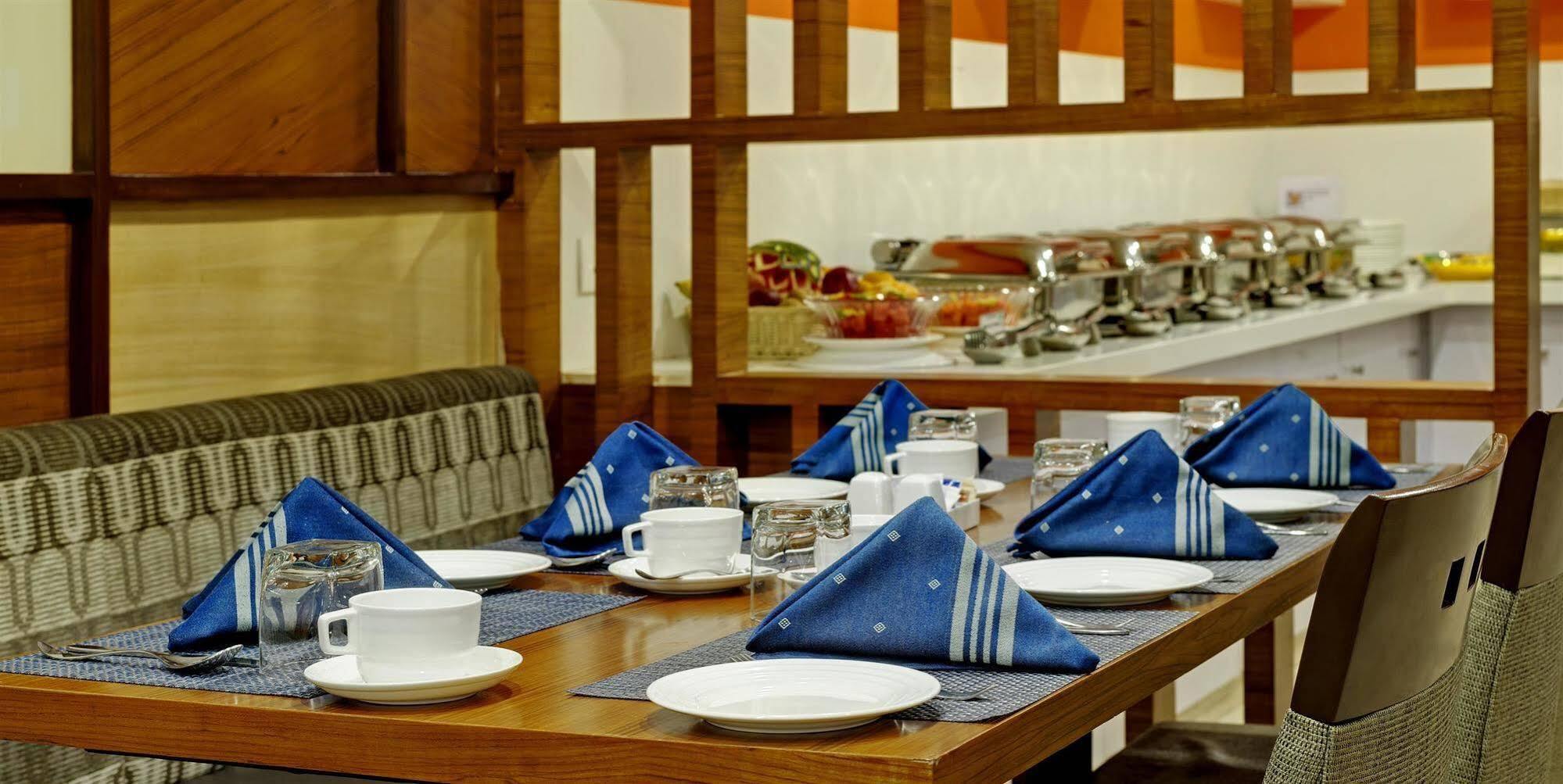 Best Western Alkapuri, Vadodara Exteriör bild